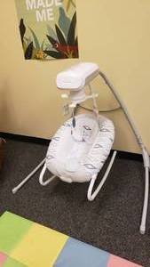 lot 424 image: Fisher Price Peek-A-Boo Combo RockerBouncer