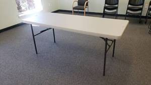 lot 436 image: Lifetime 6 Folding Legs Banquet Table