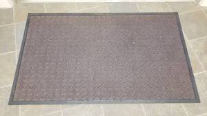 lot 442 image: Textured Door Mat.  5 x 3