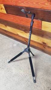 lot 320 image: NEW Ultimate Support Genesis Guitar Stand, Model GS-100