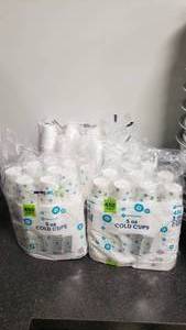 lot 520 image: Large Lot of Disposable Cups