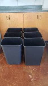 lot 558 image: Lot of 6 Black Trash Cans