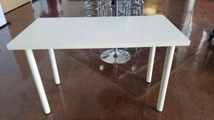 lot 578 image: White Ikea Table