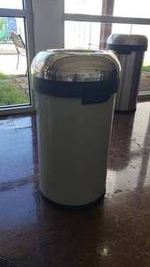 lot 584 image: Round Open Mount Trash Can
