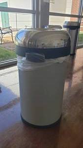 lot 585 image: Round Open Mount Trash Can
