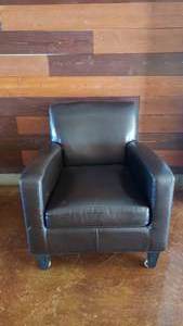 lot 592 image: Dark Brown Vinyl Deep Seat Lounge Arm Chair