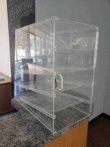 lot 614 image: Clear Pastry Cabinet w Front Serving Door