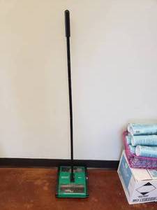 lot 668 image: Bissell BG21 Floor Sweeper