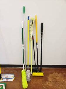lot 678 image: Lot of Misc Brooms & Dusters