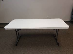 lot 712 image: Lifetime 6 Folding Legs Banquet Table