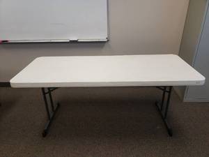 lot 713 image: Lifetime 6 Folding Legs Banquet Table