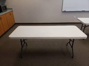 lot 715 image: Lifetime 6 Folding Legs Banquet Table
