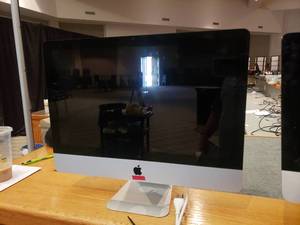 lot 721 image: Apple iMac A1311 21.5 Screen