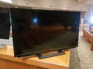 lot 723 image: Sharp LC-32LB261U 32 LED HDTV