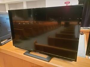 lot 724 image: Sharp LC-32LB261U 32 LED HDTV