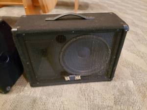 lot 725 image: Yamaha S12Me 2-Way Passive 12 Stage MonitorPA Speaker