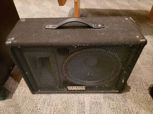 lot 727 image: Yamaha S12Me 2-Way Passive 12 Stage MonitorPA Speaker