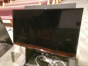 lot 775 image: Insignia NS-40D510NA17 40 LCD TV