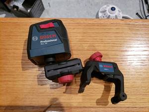 lot 796 image: Bosch Professional GLL 30 Laser Level w MM2 Clamp