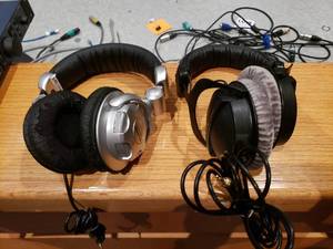 lot 801 image: Lot of 2 Headphones.  Behringer & Beyerdynamic