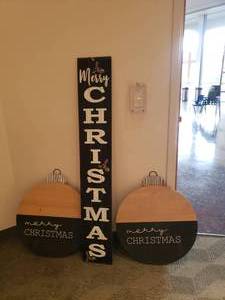 lot 824 image: Lot of 3 Misc Christmas Signs