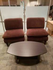 lot 855 image: Lot of 2 Matching Brown Ultra Plush Armless Chairs & Small Coffee Table