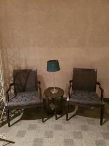 lot 862 image: Lot of 2 Matching Wood Framed Chairs w Small Table & Lamp