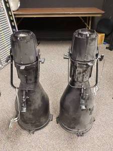 lot 901 image: Lot of 2 EtC Source Four 750 Stage Spotlights