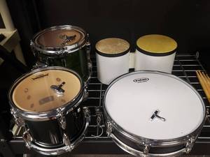 lot 910 image: Lot of Misc Percussion Instruments.  Yamaha, Pearl, Remo