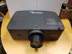 lot 917 image: Christie LX605 3-LCD Projector