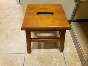 lot 955 image: Wooden 12 Step Stool