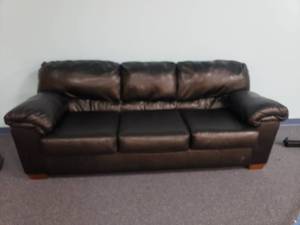 lot 984 image: Black Sofa w Heavy Padded Arms. 87 Long (Matches Lot 1002)