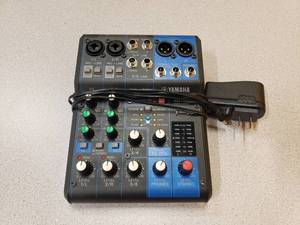 lot 991 image: Yamaha MG06X Mixing Console