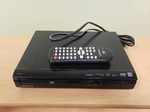 lot 1005 image: Magnavox MDV3300 DVD Player w Remote