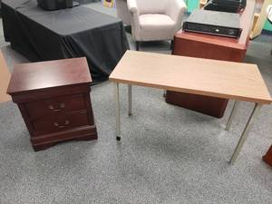 lot 1048 image: Small Table & 2-Draw Bedside Table
