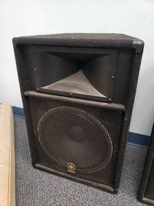 lot 1052 image: Yamaha S115V Club V Series 1000W 15 Passive Speaker