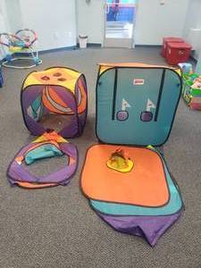 lot 1096 image: Lot of 4 Misc Toddler Play Huts