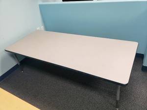 lot 1101 image: Rectangle Adjustable Height Classroom Table.