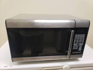 lot 1105 image: Cuisinart CMW-100 1 Cu Ft Microwave