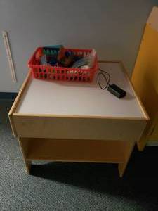 lot 1117 image: Whitney Brothers Superbright Large Light Table w Light Tiles