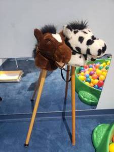lot 1137 image: Lot of 2 Stick Horses