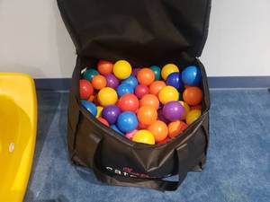 lot 1141 image: Large Bag FULL of Plastic Balls