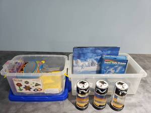 lot 1158 image: Lot of Classroom Science Items.  Pet Tornados, Sciecen Viewers & More