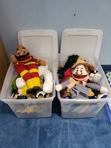 lot 1173 image: So Cool 2 Bins FULL of Vintage Puppets