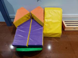 lot 1191 image: Soft Play Toddler Geometric Play Gym
