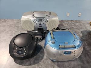 lot 1192 image: Lot of 3 DVD Players