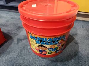 lot 1205 image: Large Bucket Full of Alphabet Balls & Alphabet Bags