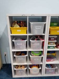 lot 1286 image: Ikea Kallax White 8 Shelf Shelving Unit.  Measures 59 x 31 x 15.  CONTENTS NOT INCLUDED.