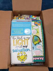 lot 1310 image: Large Box Full of NEW Oriental Trading Classroom Posters & Bulletin Board Material