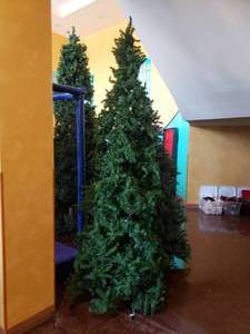 lot 1334 image: 9 Artifical Christmas Tree